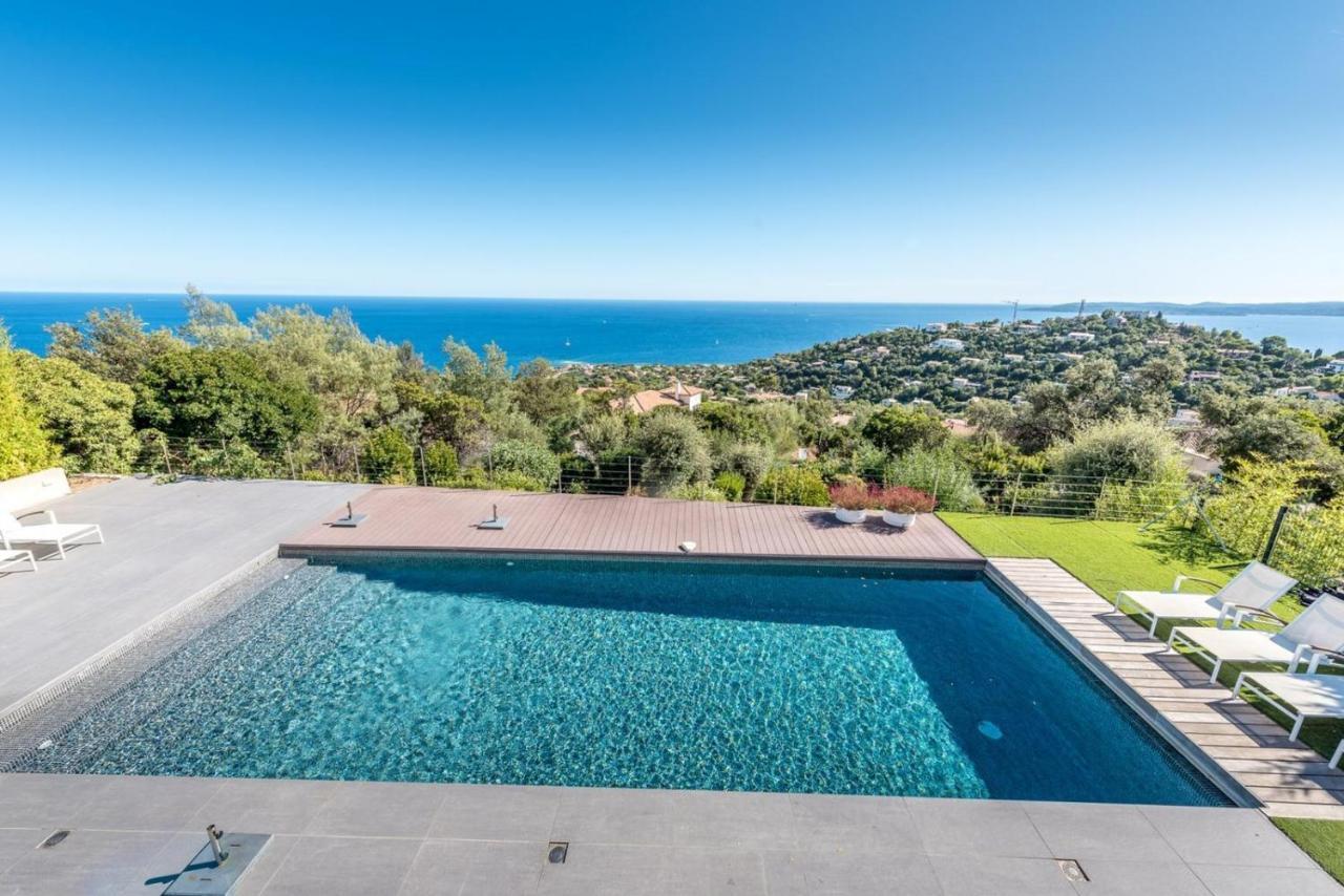 Vue Panoramique Sur La Baie De St Tropez Villa Ле Исамбр Екстериор снимка