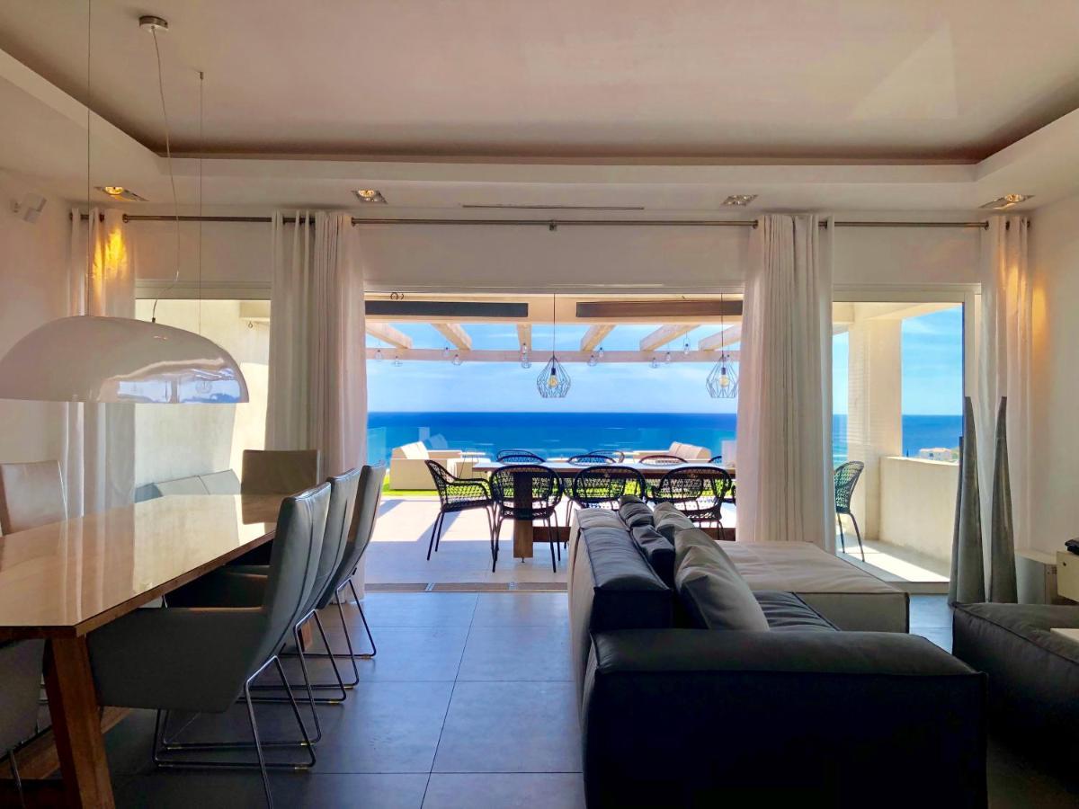 Vue Panoramique Sur La Baie De St Tropez Villa Ле Исамбр Екстериор снимка